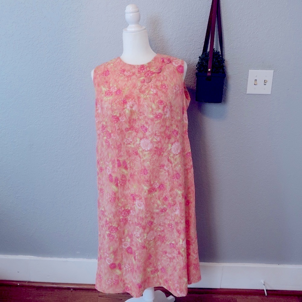 VINTAGE 60’s FLORAL BUTTON DETAIL KNEE DRESS